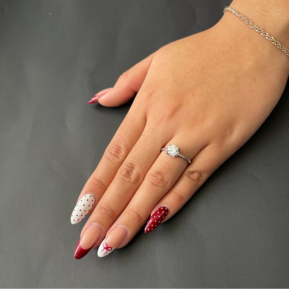 925 Sterling Silver Cubic Zirconia Ring Size 8 Engagement Gift Valentines - Picture 2 of 8